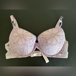 Victoria’s Secret Lightly lined Bra. Size 36C. NWT.